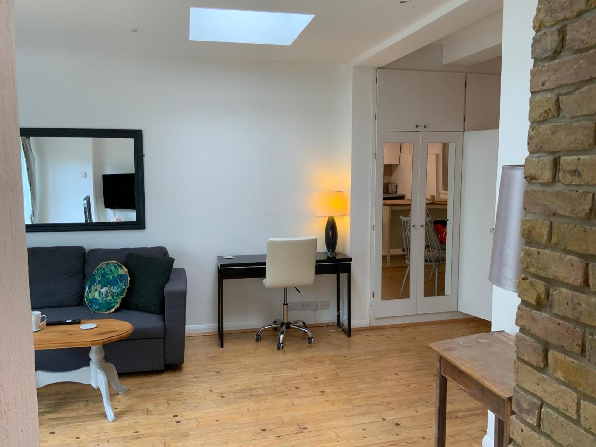 Right By Leigh Broadway Private Garden Large Ground Fl Apt 사우스엔드온시 외부 사진