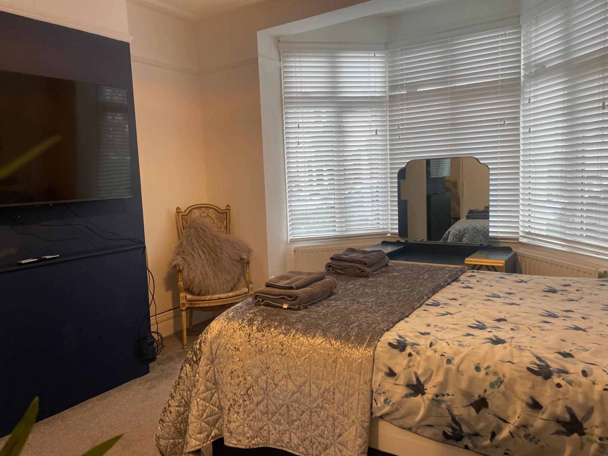Right By Leigh Broadway Private Garden Large Ground Fl Apt 사우스엔드온시 외부 사진
